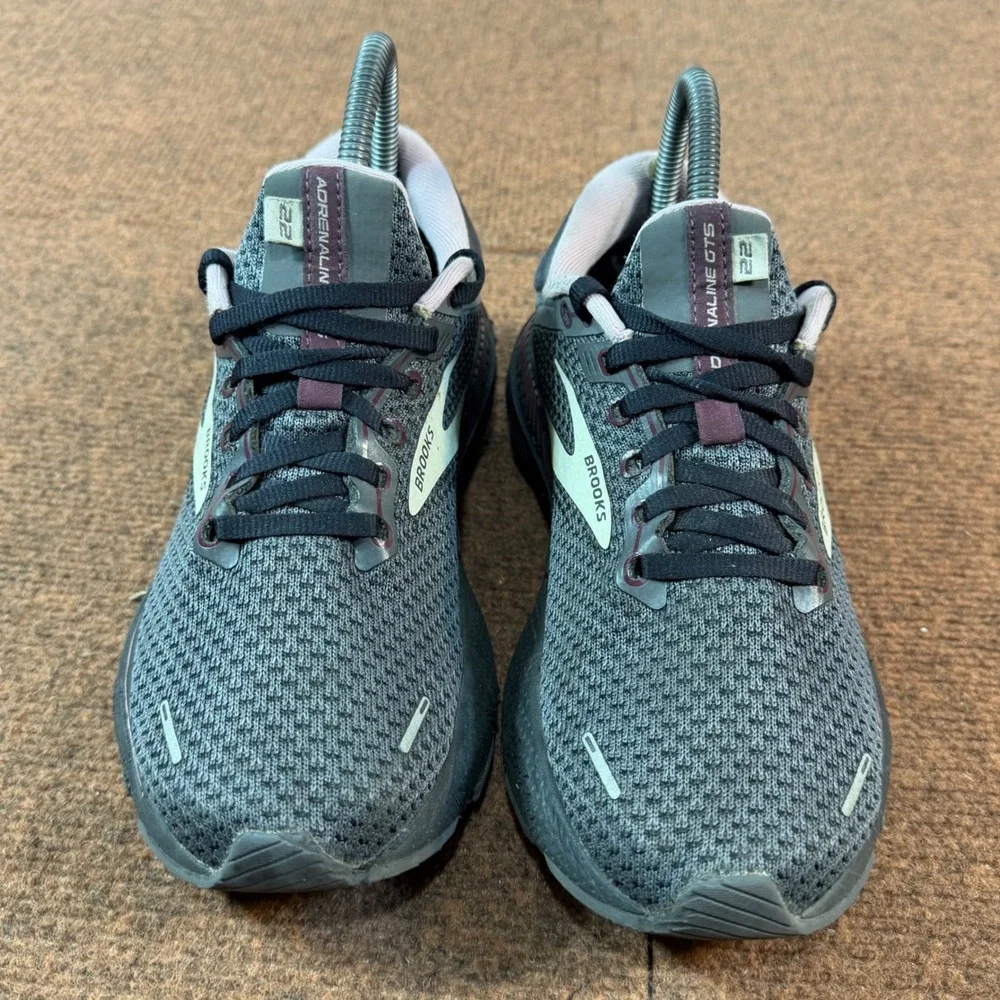 Brooks Adrenaline GTS 22 Womens 8 Wide D Grey Lilac Running Shoes 1203531D015 C+
